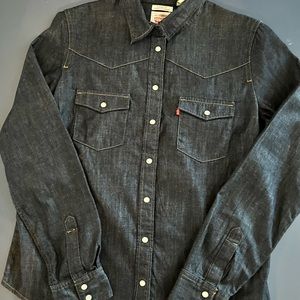 Levis women’s denim shirt pearl snap size small